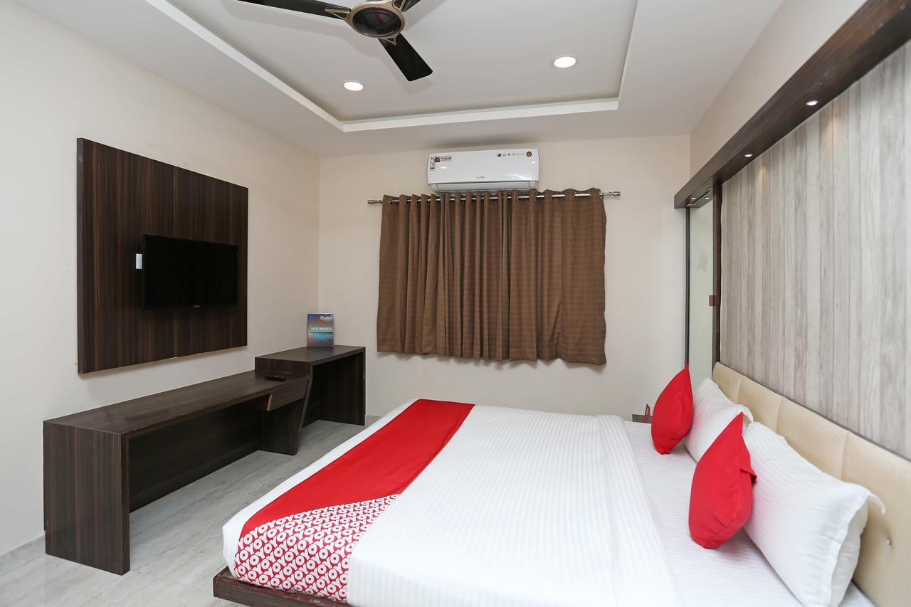 Oyo 15861 Hotel Shivganga Comfort Zone Rāipur Kültér fotó