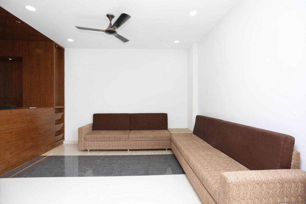 Oyo 15861 Hotel Shivganga Comfort Zone Rāipur Kültér fotó