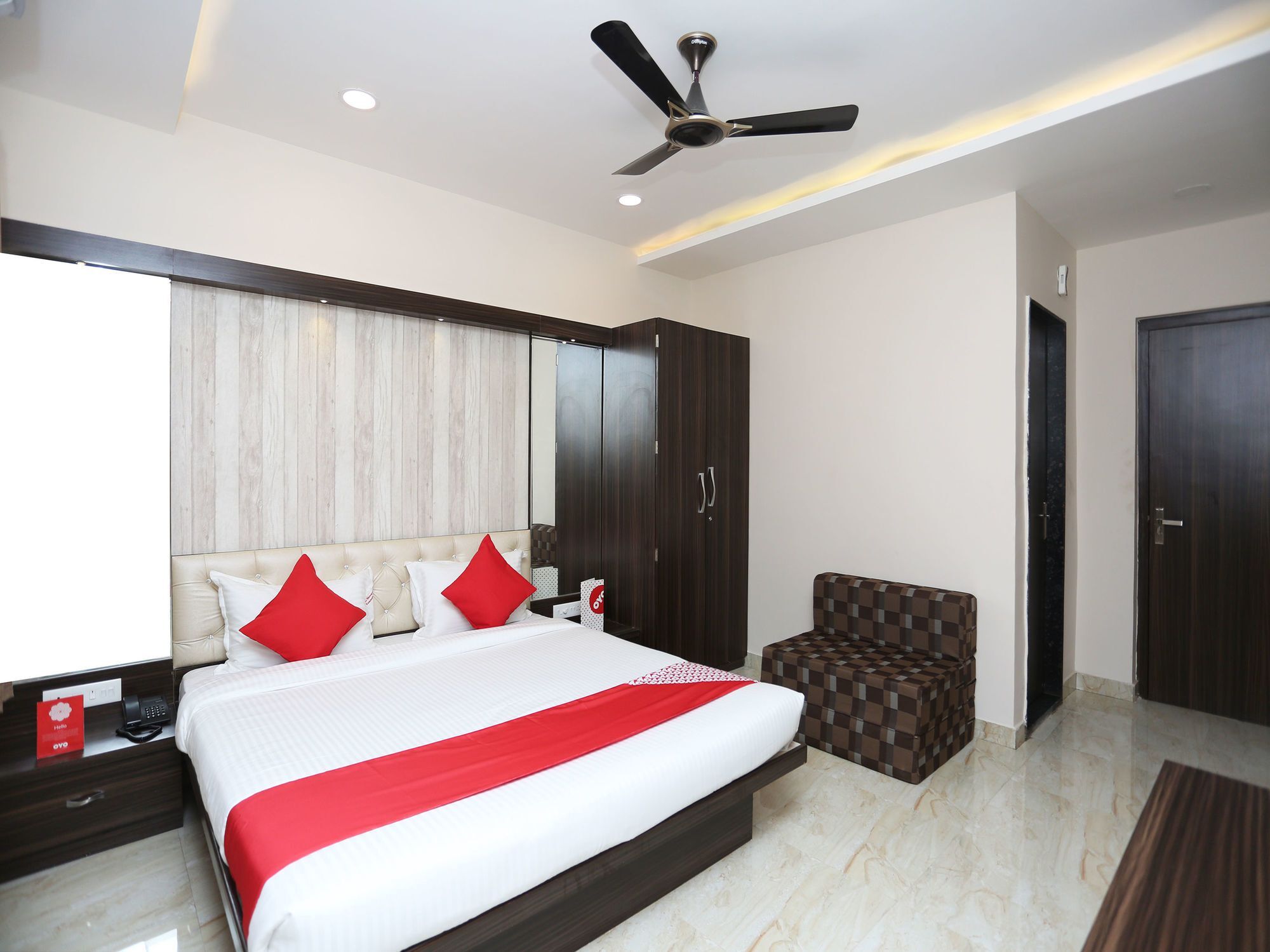 Oyo 15861 Hotel Shivganga Comfort Zone Rāipur Kültér fotó